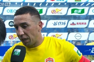 戴维森：倒钩球未进很遗憾，赛前已料到此役不易。