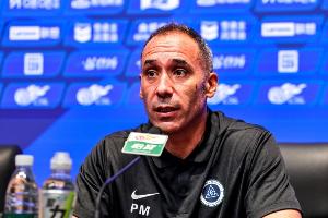 深圳主帅坦言球队暂未陷入降级危机，并强调若最终成绩未达预期，他将承担全部责任。