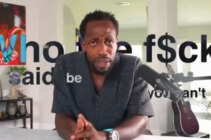 大将军：特雷-杨是球队核心，季后赛期间不能轻易离队，但没人去管贝弗利。