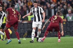 基耶利尼谈及弗拉霍维奇的未来时表示，我们能从他身上看到他的决心与斗志，我们将会与他进行沟通。