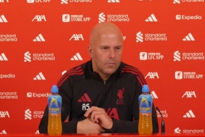 斯洛特评价玛玛达什维利融入球队情况良好，并指出科纳特在球队两场失利中均有失误。