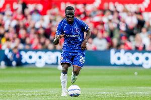 据英国媒体报道，皇家马德里和巴黎圣日耳曼都在关注切尔西的后腰球员凯塞多，但双方都认为很难完成这笔交易。