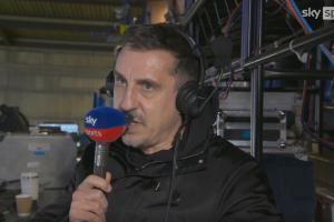 内维尔评价维尔茨比赛理解显稚嫩，跑位欠佳且防守投入过多。