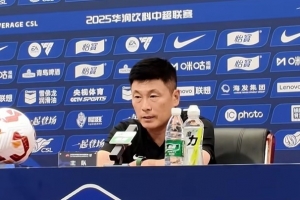 李国旭坦言球队求胜欲不足且场地条件欠佳，并期望队长朱鹏宇能肩负起带领球队的重任。