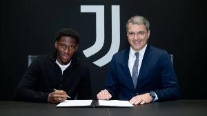 全市场报道称，马赛有意引进戴维，尽管他近期5场比赛仅打入1球，但尤文图斯仍对他抱有信心。