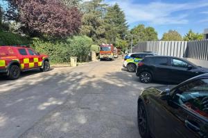 马德里一处住宅突发火灾，维尼修斯的桑拿房被烧毁，所幸无人受伤。