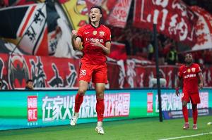 记者：海港队集结后展开高强度训练，目标是在联赛重启后迅速进入比赛状态。