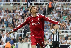 迪福：基于当前表现，埃基蒂克比伊萨克更胜任红军9号角色