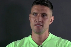 前利物浦后卫马丁·凯利宣布正式退役，并称杰拉德是其合作过的最佳球员。