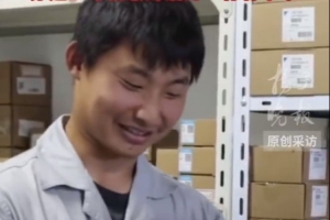 空调维修师许俊杰因苏超重燃足球梦想，他坦言：再忙碌也舍不得放下心爱之事。