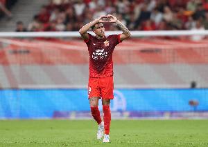 上观新闻评古斯塔沃遭追罚：中国足球地位走低，中超俱乐部沦为受宰对象