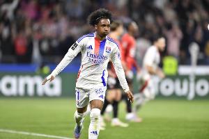 经纪人：M福法纳具备姆巴佩般的巨星潜质，其目标直指利物浦、曼城等豪门俱乐部。