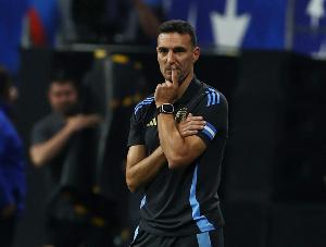 斯卡洛尼：帕斯与马斯坦托诺对阿根廷至关重要，未来二人有望共存。