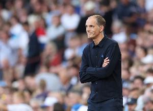 图赫尔称赞凯恩是自己执教生涯中遇到的最佳前锋之一，并提到英格兰队具备俱乐部的团队氛围。