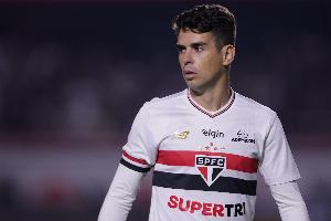 ESPN消息：前海港球员奥斯卡不幸再次遭遇伤病，预计将因此缺席一个月的比赛。