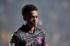 乔治与吉滕斯的关系十分融洽，彼此激励，共同进步。