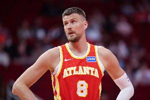 波津：暂无续约计划 但对老鹰满意，据悉若续约起薪最高可达4300万。