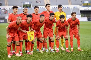 鲁媒评：国足陷入停摆，中超赛程支离破碎，所谓“最早备战2030”的说法已成一句黑色幽默。