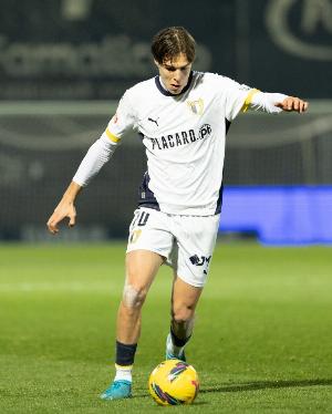 据《都灵体育报》消息，尤文图斯有意加强中场实力，他们已将葡萄牙新星古斯塔沃-萨列为引援目标。