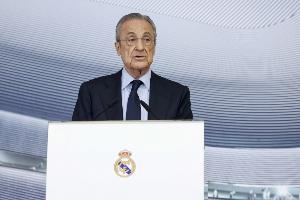 皇马成为全球首支单赛季收入突破10亿欧元的足球队，其会员数量已达10万名。