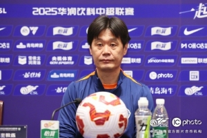 李霄鹏：无论面对怎样的对手，无论在谁的身上拿分，我们都会全力以赴地去比赛。