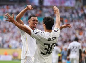 邮报：阿诺德或于下月回归对阵利物浦，若取胜将有望赢得皇马球迷认可。