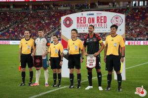 杰拉德PK费迪南德！传奇赛利物浦4-2曼联 里瑟破门萨哈双响难救主