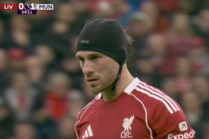 麦卡锡国家队双响闪耀，却难逃俱乐部10场球荒，今日更不幸遭队友误伤。