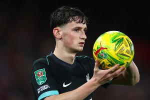 莫顿表示，他认为斯洛特并未给予自己充分的信任，并称自己的要求不高，即使担任替补球员也可以接受。