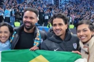 大连英博外援佩尼亚为患癌妻子剃光头发，努力踢球为家赚钱