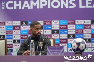 首尔外援安德森赛前表示：将竭尽全力执行教练战术，目标是为球队拿下胜利。