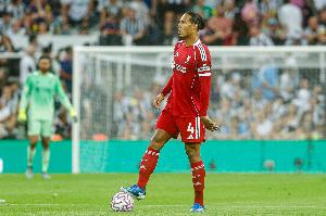 基恩：范戴克作为队长应当反思，他是否真正在帮助队友。