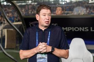 斯卢茨基：我们将以最强阵容迎战首尔，米内罗确定入选名单。