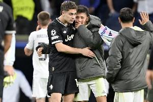 土耳其1.35亿双星对决，居莱尔攻守兼备荣膺MVP，伊尔迪兹评分稍显逊色。