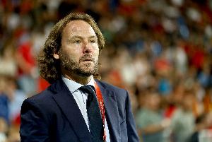 内德维德盛赞罗马主帅加斯佩里尼，称其推崇攻势足球，是一位世界级教练。