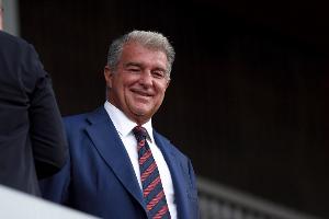 拉波尔塔表示，皇马TV对裁判施加了不当压力，并强调巴萨不会扮演受害者角色。