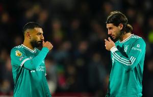 后腰索博全场热区覆盖广泛，对抗成功11次，虽未取胜但评分9.2为全场最高。