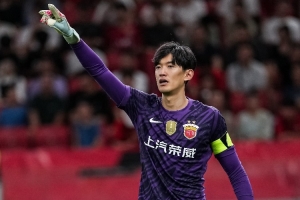 中超官方发布颜骏凌联赛350场数据：926次扑救与110次零封，同期数据领跑。