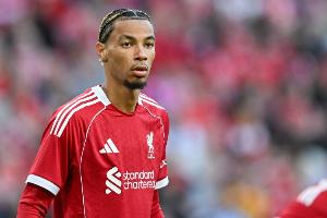 利物浦队内伤病与停赛情况更新：埃基蒂克解禁复出，阿利松、弗林蓬、莱奥尼仍因伤缺阵。