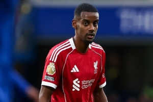 赫斯基指出，即便伊萨克未能取得进球，他也必须为球队比赛做出贡献，同时强调他需要在体能方面加以提升。