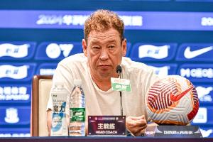 斯卢茨基：我们曾犯过类似错误，希望队员能最大限度避免心态波动。