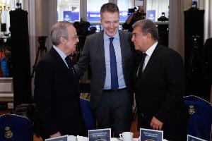 皇马向欧超索赔45亿，每体报道巴萨尚未正式退出，亦无意向欧足联追责。