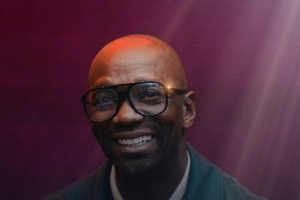 环球小姐大赛官方宣布，马克莱莱将出任本次大赛的评委。