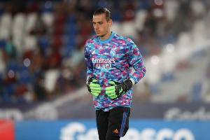 据《世体》报道，皇家马德里俱乐部已决定不对卢宁的红牌向申诉委员会提出上诉，将接受并执行相关的禁赛处罚。