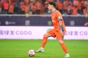 媒体人观点：泰山队不应再挽留洛佩斯，瓦科续约事宜也迟迟未有定论。