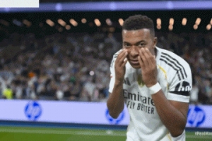 姆巴佩赛前便承诺，若进球将为一名11岁患病孩子庆祝，最终他兑现了这一诺言。