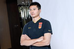 对于中国的职业教练而言，执教国家队无疑是其职业生涯的最高梦想。