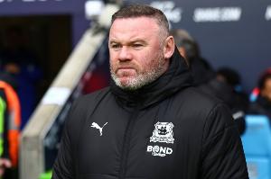 鲁尼指出，皇马在比赛中暴露出强度不足、创造力匮乏以及转移球速度迟缓的问题，最终未能创造出任何得分机会。