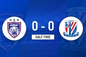 申花vs柔佛半场战罢：互交白卷，鲍亚雄屡献神扑，柔佛进球被吹+两度中框申花0射正