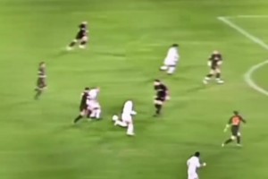 恐怖的瞬间加速！名场面：这是大罗在皇马的最佳进球吗？